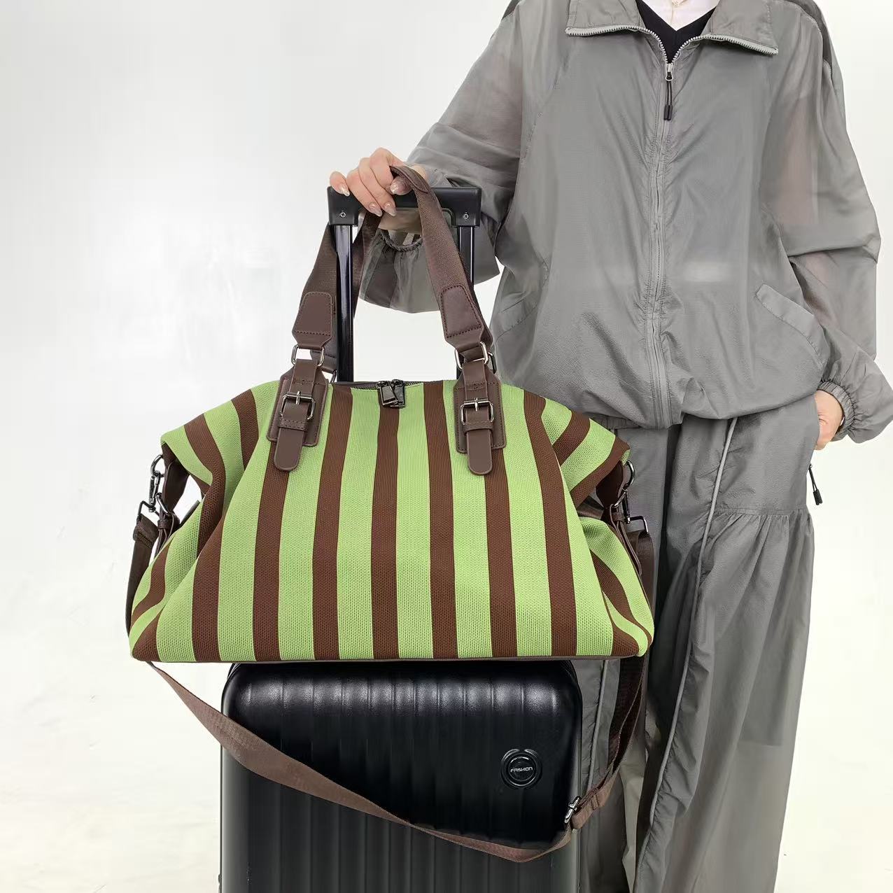 Ladies' fashionable striped ve - Travel Accessories Logo recension och pris