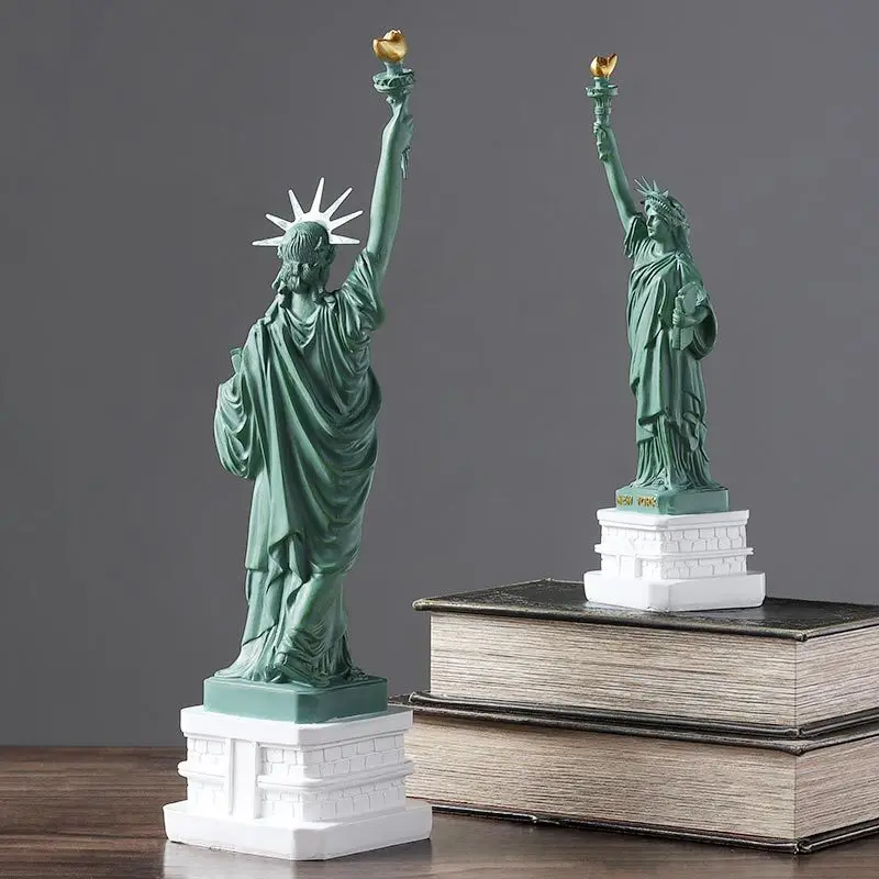 Statue of Liberty Model Desk A - Travel Accessories New York recension och pris