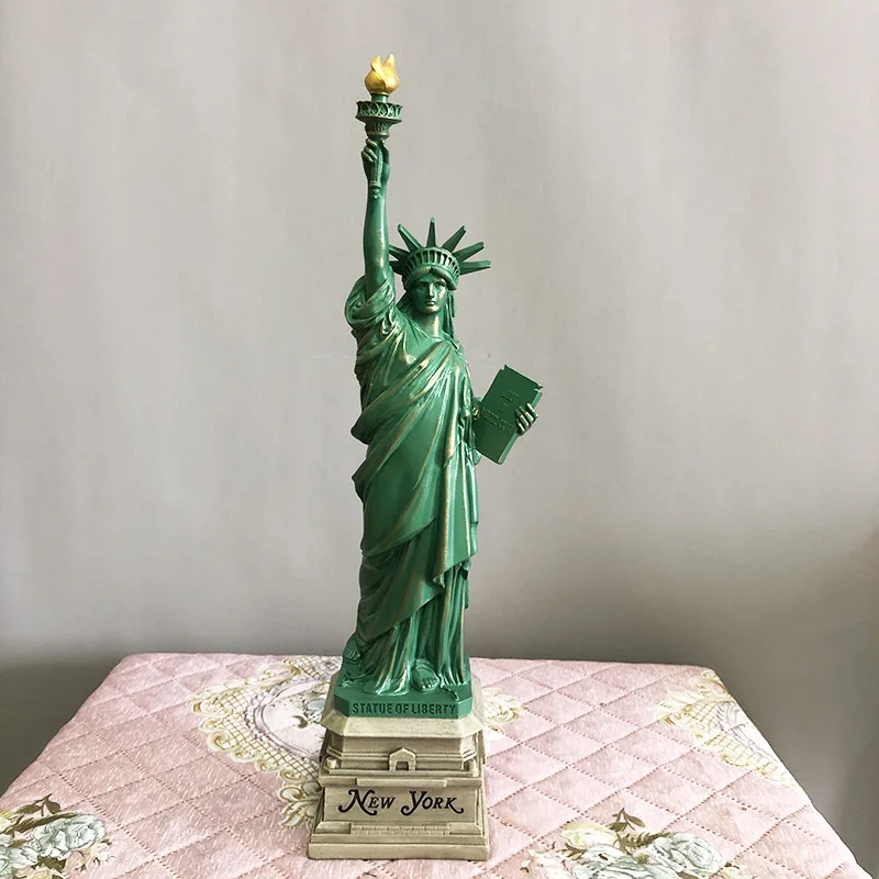 Statue of Liberty Model Desk A - Travel Accessories New York recension och pris