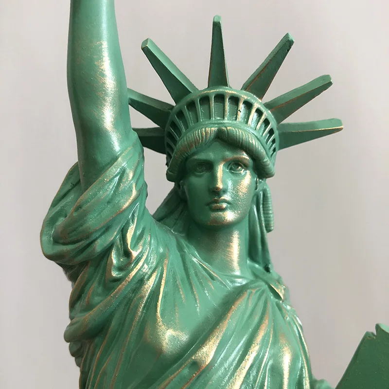 Statue of Liberty Model Desk A - Travel Accessories New York recension och pris