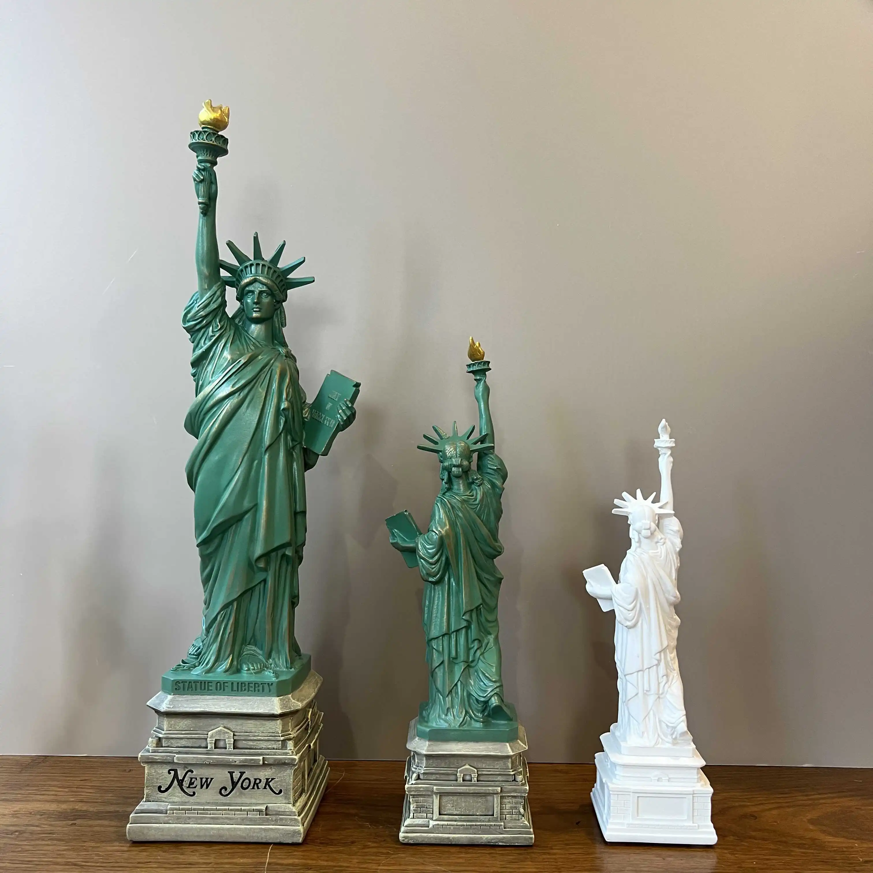 Statue of Liberty Model Desk A - Travel Accessories New York recension och pris